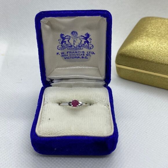 💛 10k White Gold Ruby Ring NEW - Picture 1 of 7